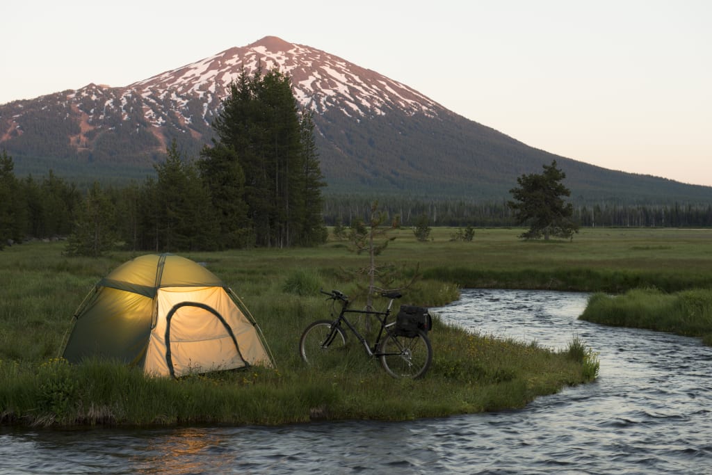 Dreamy destination Bend, Oregon with Mt Bachelor in background